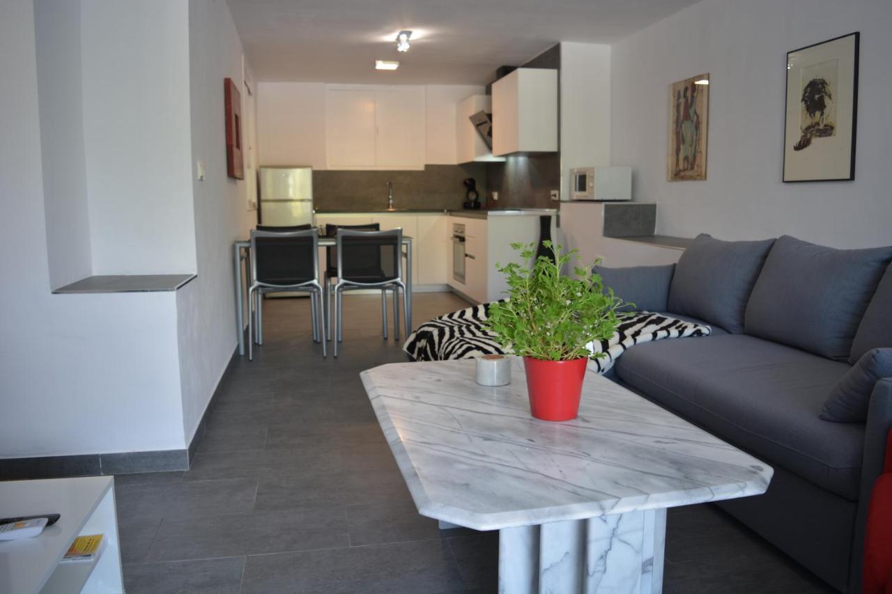Lovely Bungalow For Four Close To Beach And City In Torrevieja Exterior photo
